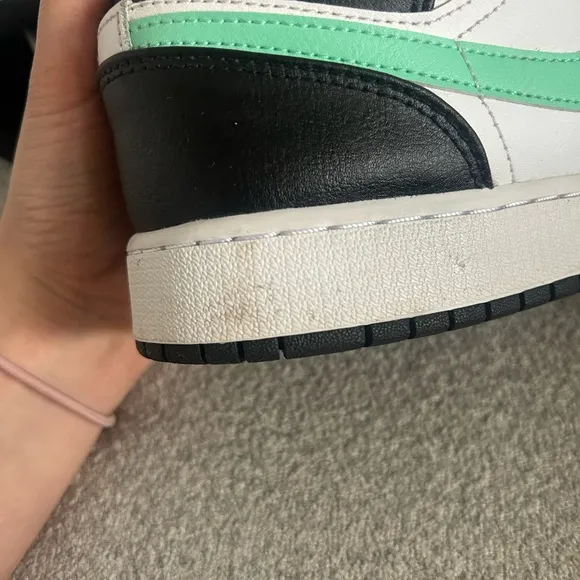 Nike Air Jordan 1 Mid Shoes White Green Glow Black DQ8426-103 Big kids Size 7Y