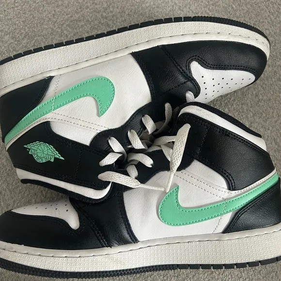 Nike Air Jordan 1 Mid Shoes White Green Glow Black DQ8426-103 Big kids Size 7Y