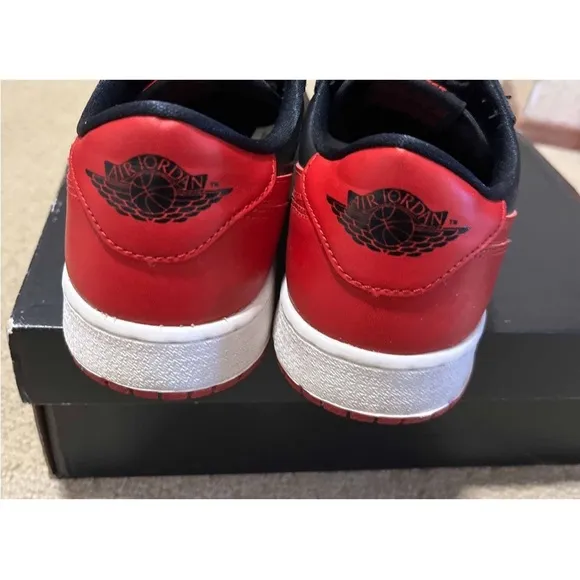 Nike Air Jordan 1 Retro Low OG GS Bred 2015  709999-001  Youth Size 7Y Banned