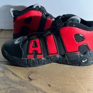 Nike Air Kids Black and Red Nike Shoes DN0020-001 Size 10C