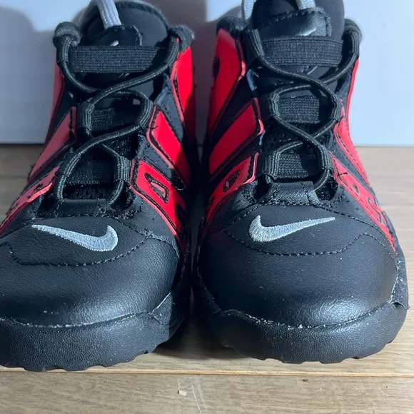 Nike Air Kids Black and Red Nike Shoes DN0020-001 Size 10C