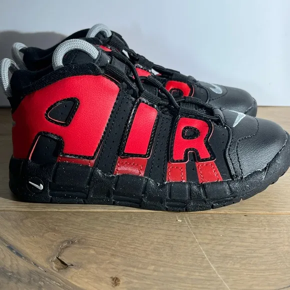 Nike Air Kids Black and Red Nike Shoes DN0020-001 Size 10C