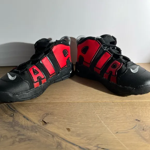 Nike Air Kids Black and Red Nike Shoes DN0020-001 Size 10C