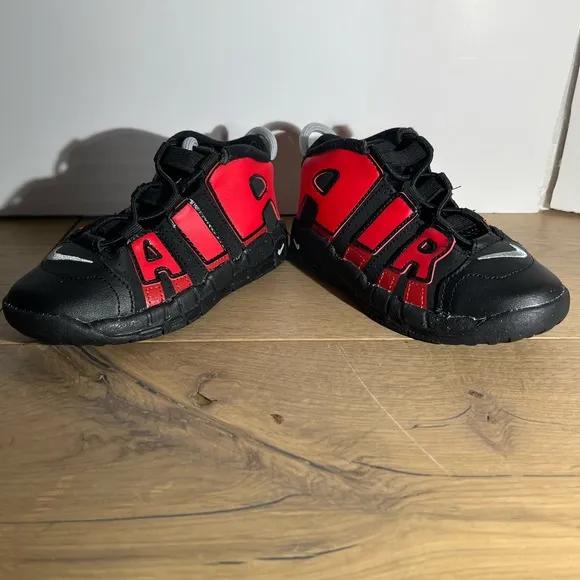 Nike Air Kids Black and Red Nike Shoes DN0020-001 Size 10C