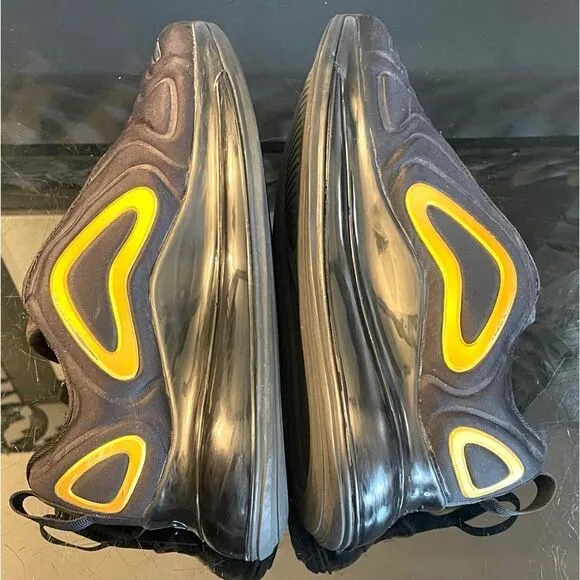 Nike Air Max 720 Black Metallic Gold AQ3196 014 Girls Youth Size 4Y