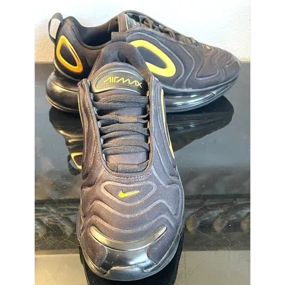 Nike Air Max 720 Black Metallic Gold AQ3196 014 Girls Youth Size 4Y