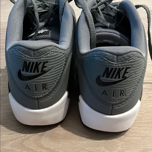 Nike Air Max 90 Men's Gray Sneakers