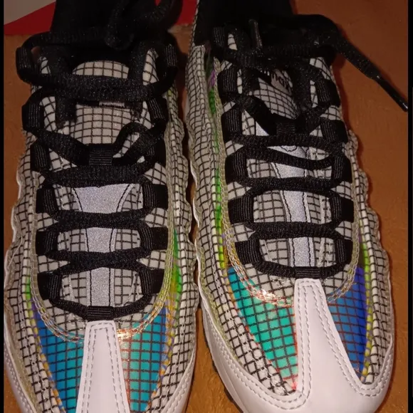 Nike Air Max 95 LV8 Black and Blue Sneakers 6.5Y