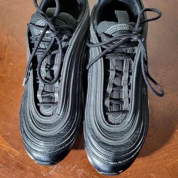 Nike Air Max 97 Black and White Athletic Shoes with Cushioned Sole Size 10