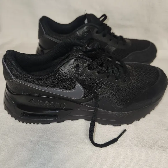 Nike Air Max Black Shoes 5Y or 6.5 womens Nike Air Max System 'Triple Black'