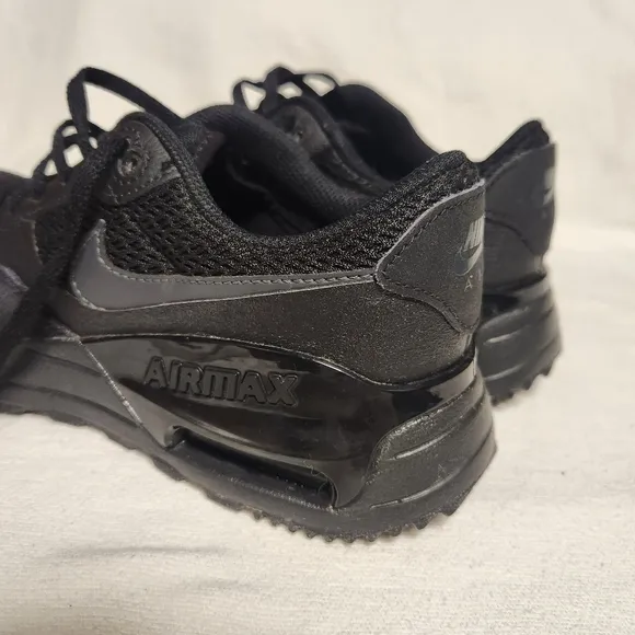 Nike Air Max Black Shoes 5Y or 6.5 womens Nike Air Max System 'Triple Black'