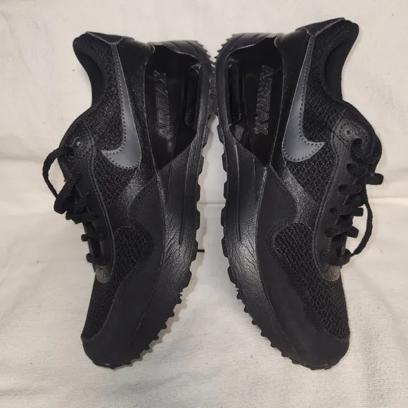 Nike Air Max Black Shoes 5Y or 6.5 womens Nike Air Max System 'Triple Black'