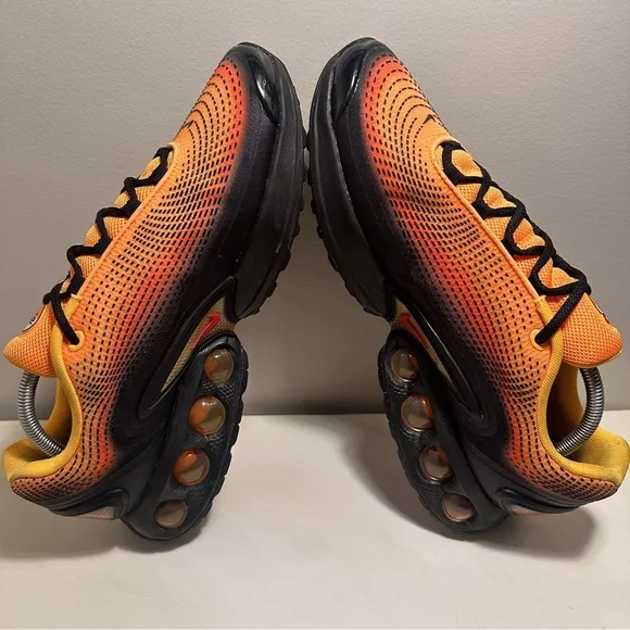 Nike Air Max DN SE Laser Orange Men’s Size 10.5 Athletic Cushioned Air Shoes