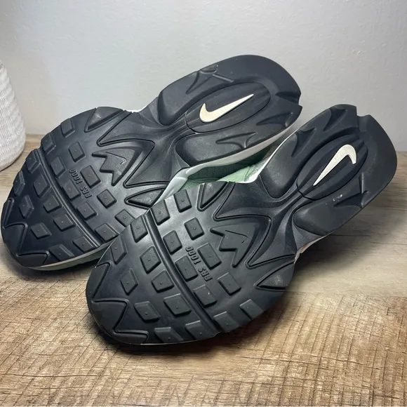 Nike Air Max Triax Lifestyle Shoes Men Low-top Green/White-CT0171-300 Sz 10.5
