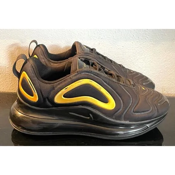 Nike Air Max 720 Black Metallic Gold AQ3196 014 Girls Youth Size 4Y