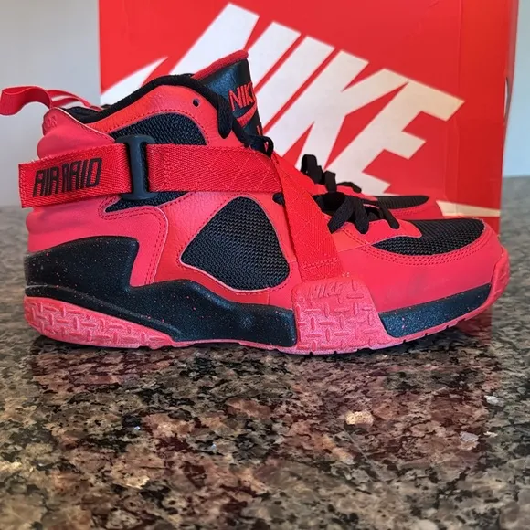 Nike Air Raid Red and Black Sneakers GUC 10.5