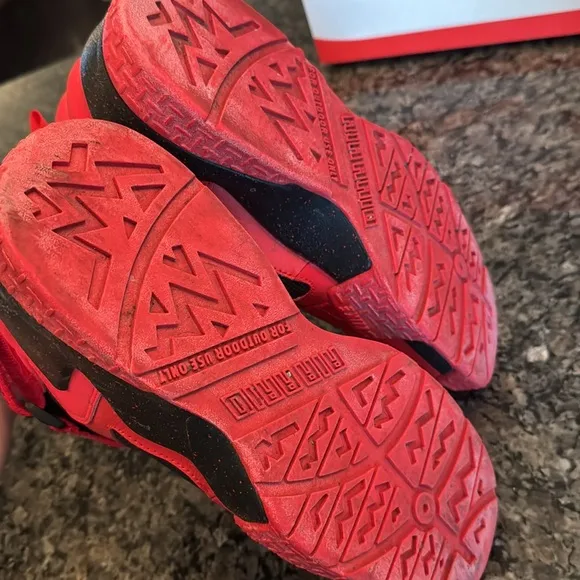 Nike Air Raid Red and Black Sneakers GUC 10.5