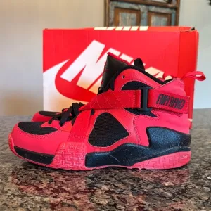 Nike Air Raid Red and Black Sneakers GUC 10.5