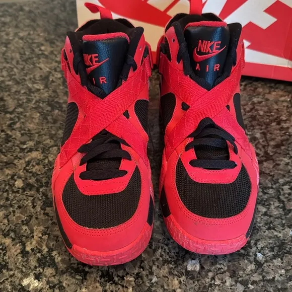 Nike Air Raid Red and Black Sneakers GUC 10.5