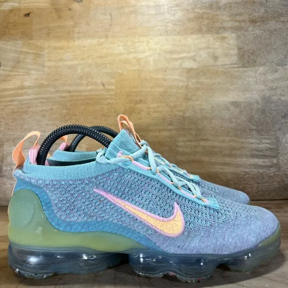Nike Air VaporMax 2021 Flyknit Womens Size 8.5 Running Shoes Sneakers Light Dew