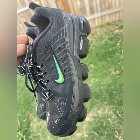 Nike Air Vapormax 360 Black Iridescent Swoosh Wome’s Size 8