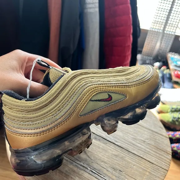 Nike Air Vapormax '97 GS Youth Metallic Gold Varsity Red Black 4.5Y