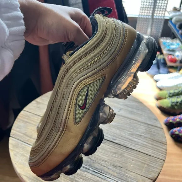Nike Air Vapormax '97 GS Youth Metallic Gold Varsity Red Black 4.5Y