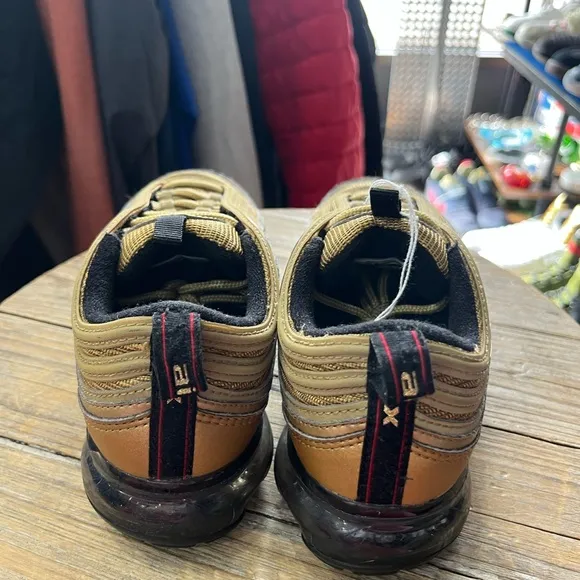 Nike Air Vapormax '97 GS Youth Metallic Gold Varsity Red Black 4.5Y