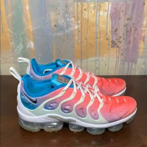 Nike Air VaporMax Plus Lava Glow Pink White CI58662-600 Women’s size 9.5