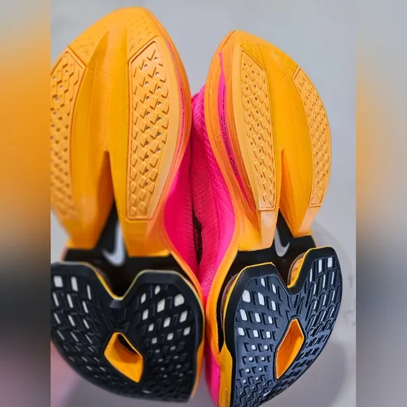 Nike Air Zoom Alphafly Running Shoee! Hot Pink/Orange. Women's 12/Men's 10.5 New