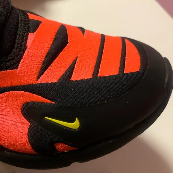 Nike AIRMAX 270 EUC Orange red color, Black and Yellow Athletic Shoes.