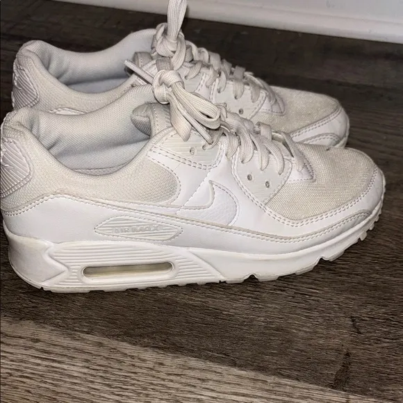 Nike airmax Women's White Sneakers size 7