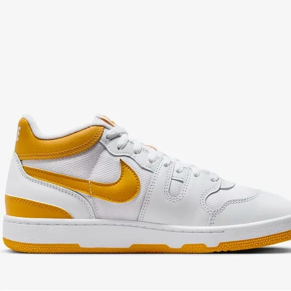 Nike Attack Men's Shoes size 10.5 yellow /white
