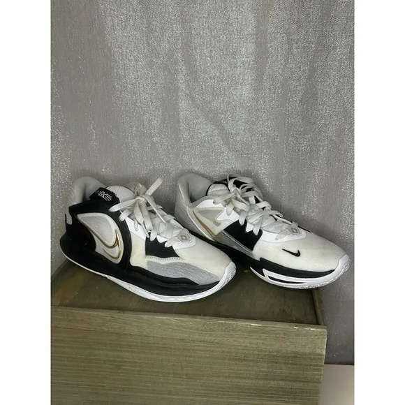 Nike Basketball Shoes Low Top Performance Sneakers Black White Size 7 NO SOULS