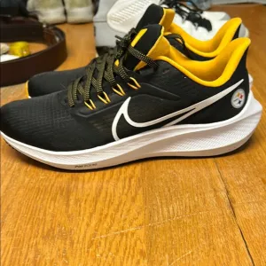 Nike Black and Yellow Steelers Athletic Shoes with Breathable Mesh