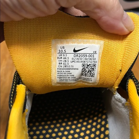 Nike Black and Yellow Steelers Athletic Shoes with Breathable Mesh