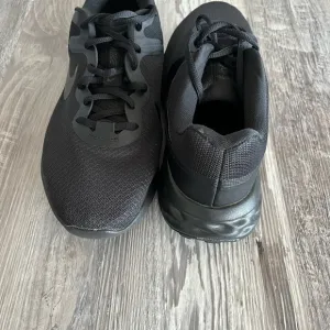 Nike Black Athletic Shoes with Cushioned Midsole