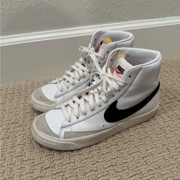 NIKE Blazer Mid ‘77 Sneakers size 7.5
