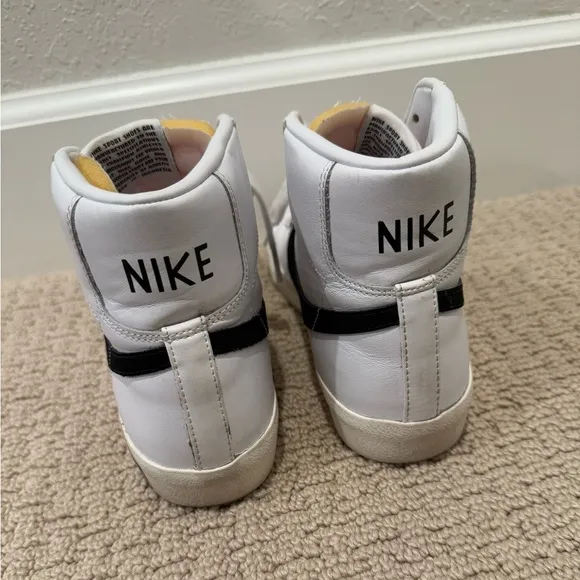NIKE Blazer Mid ‘77 Sneakers size 7.5
