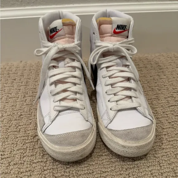 NIKE Blazer Mid ‘77 Sneakers size 7.5