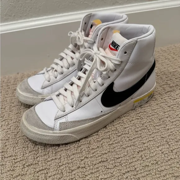 NIKE Blazer Mid ‘77 Sneakers size 7.5