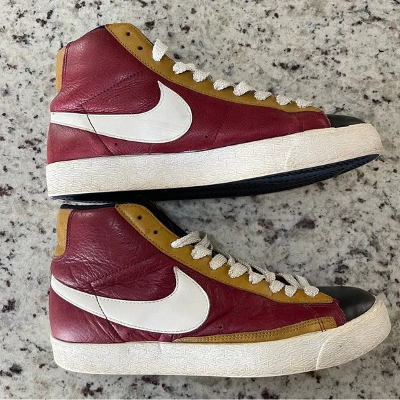 Nike Blazer Premium High Leather Team Red Size 9 Mens 312457-411 Obsidian White