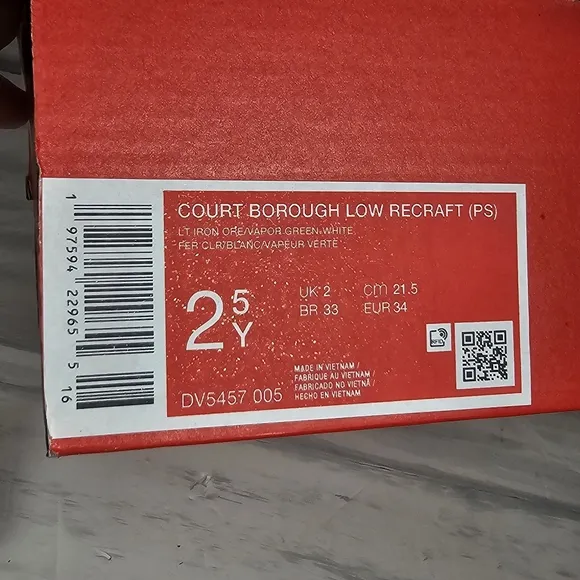 Nike Boys 2.5Y Shoes Court Low NWT