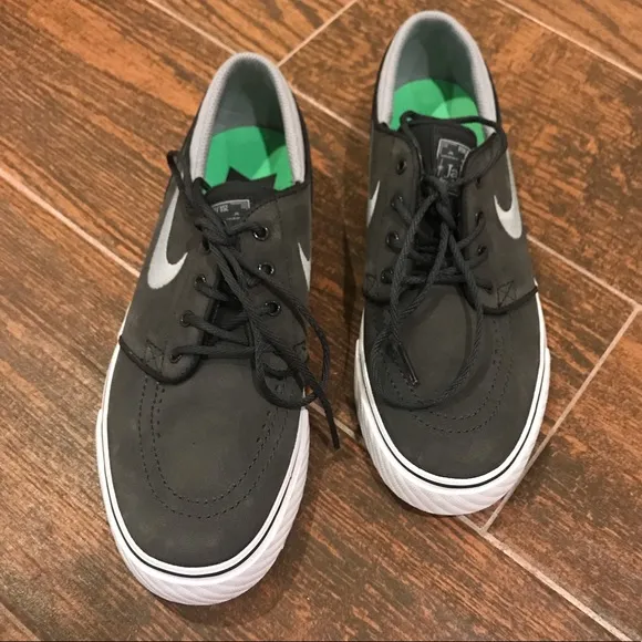 Nike boys shoes