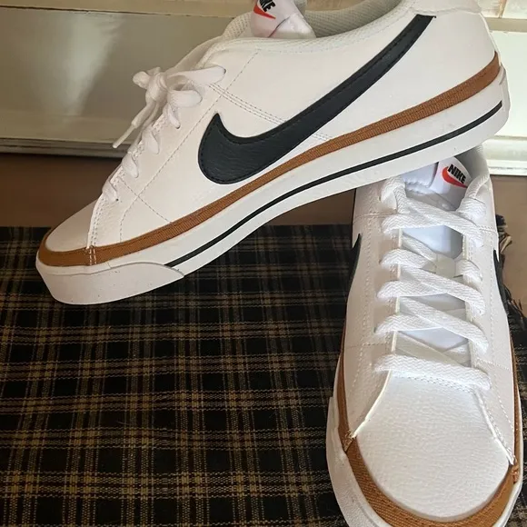 Nike court  sneaker, Men's White and Black Sneakers