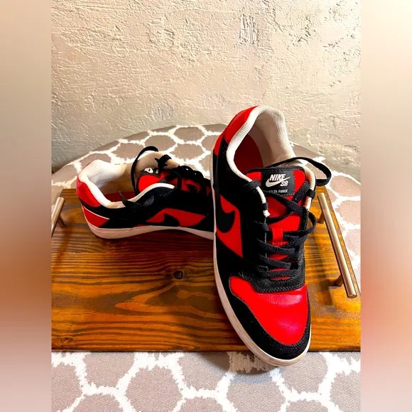 Nike Delta Force SB Red Black Athletic Shoes EUC athletic athleisure streetwear