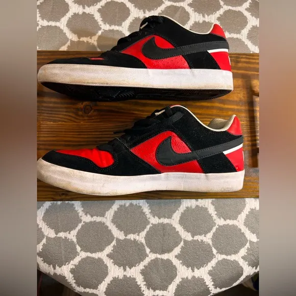 Nike Delta Force SB Red Black Athletic Shoes EUC athletic athleisure streetwear