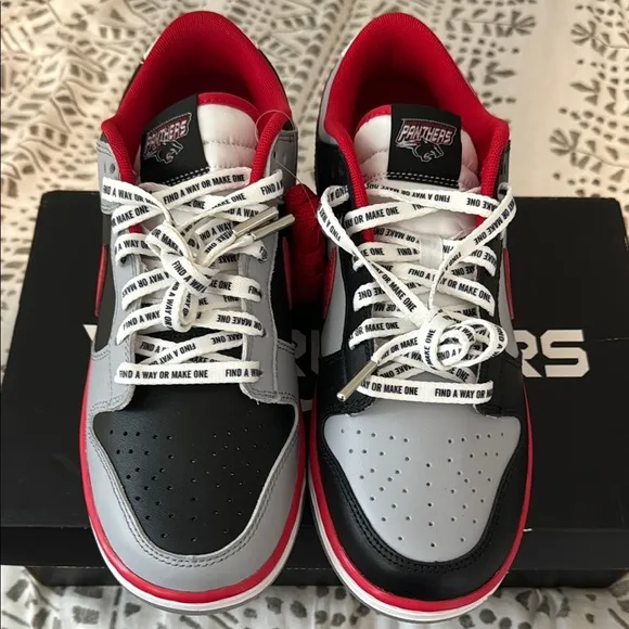 Nike DUNK LOW CAU Men's Black and Red Sneakers NEW in the box
