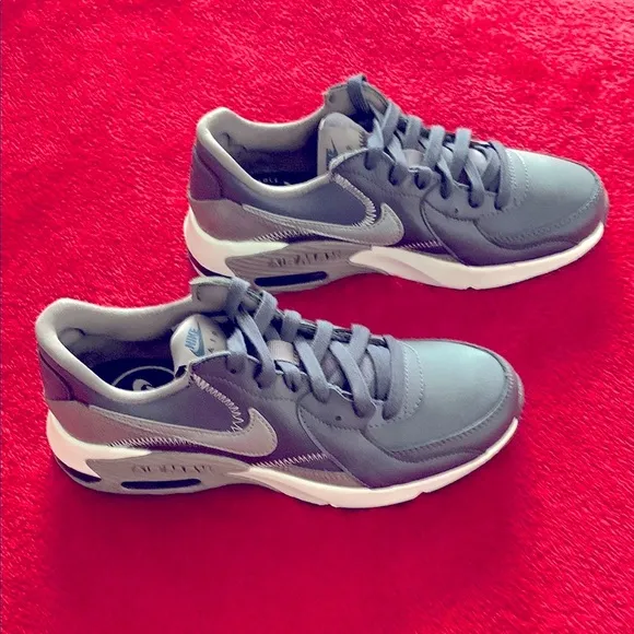 Nike Excee PURPLE Sneakers with Cushioned Heel and Modern Design (color) PURPLE.