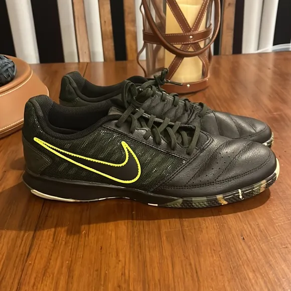 Nike Gato II Indoor Soccer shoes cleats new 580453 007 Mens sizes black camo